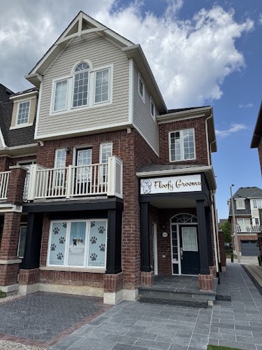 Floofy Grooms — pet grooming in Burlington