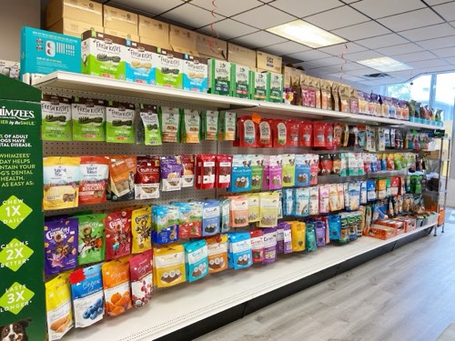 Paws Love Pet Food — pet grooming in Oakville (photo 2)
