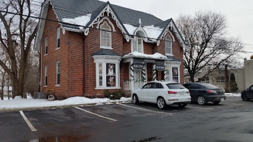 Bark & Fitz Burlington Queensway — pet store in Burlington